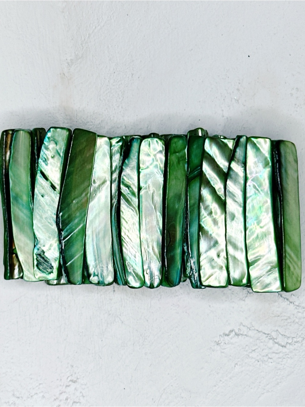 987L. Green Shell Stretch Bracelet